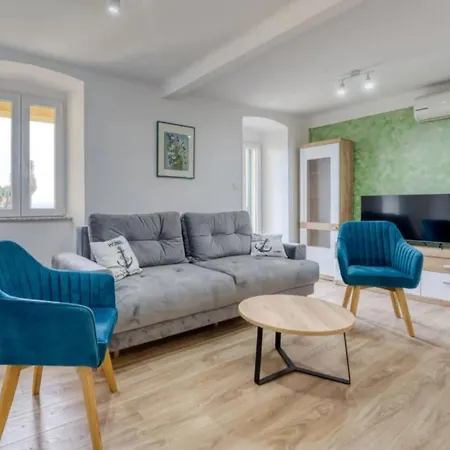 With Sea View Apartment *